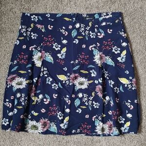Reitmans Size 12 Lined Blue‎ Skirt With Floral Print